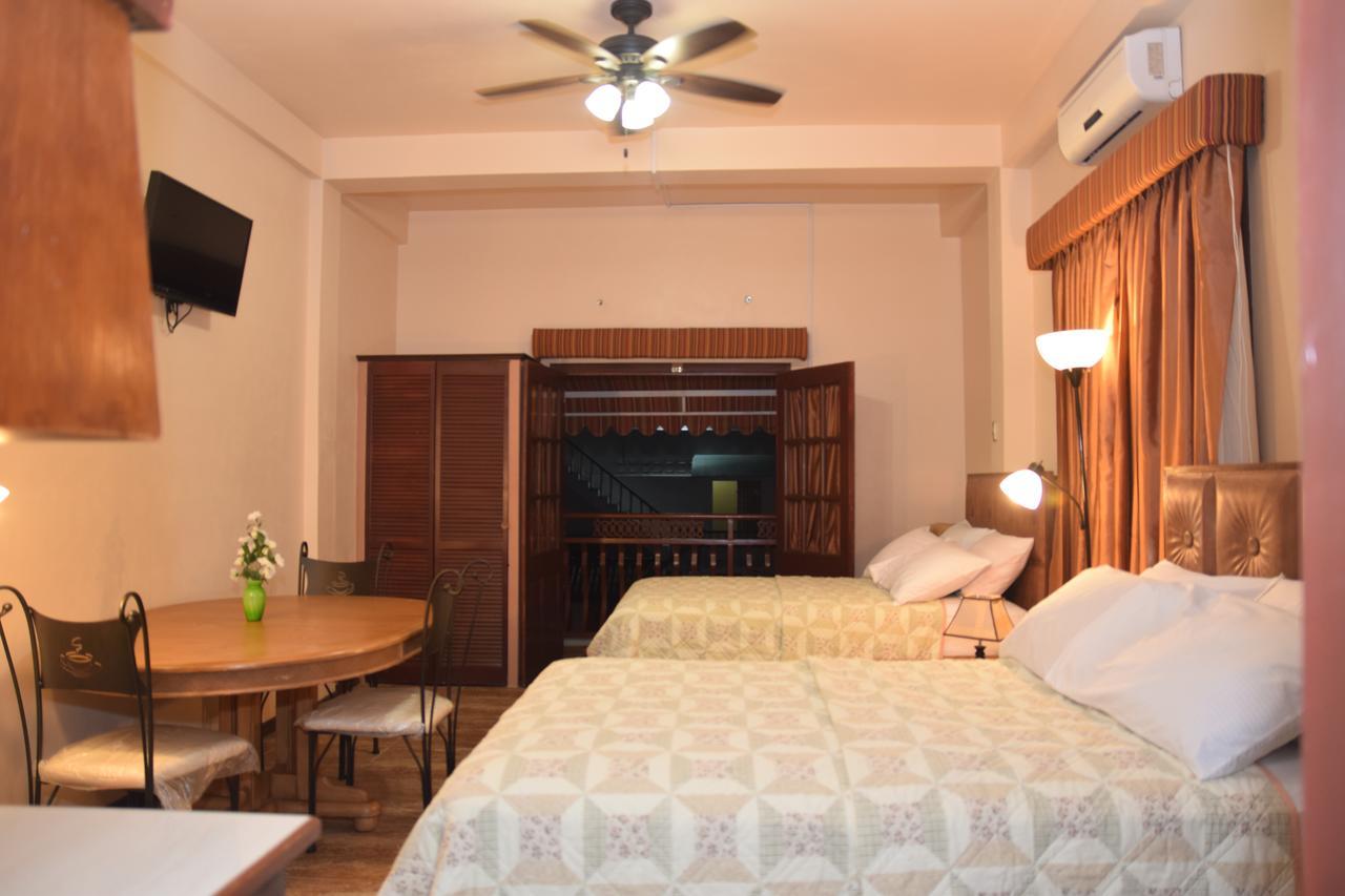 Windjammer International Cuisine & Comfort Inn Джорджтаун Экстерьер фото