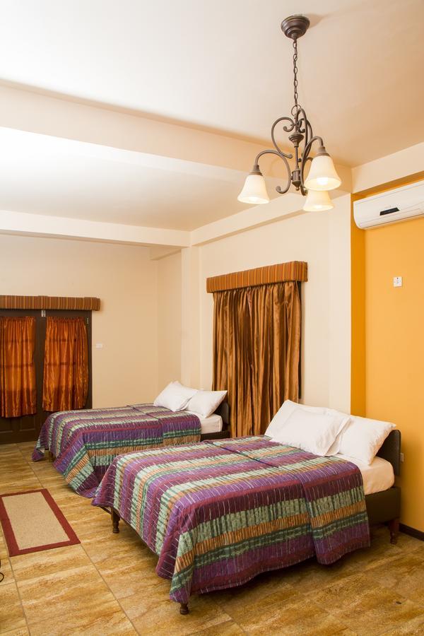 Windjammer International Cuisine & Comfort Inn Джорджтаун Экстерьер фото