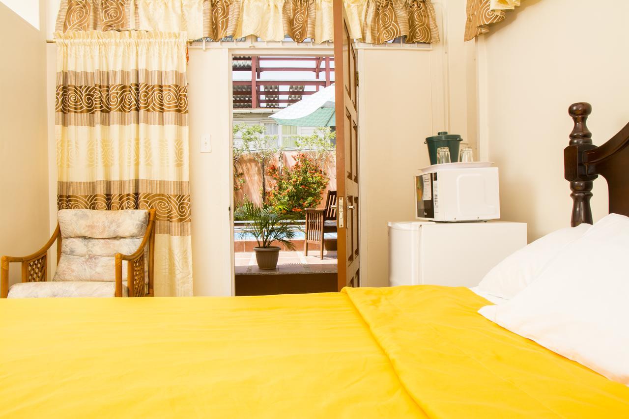Windjammer International Cuisine & Comfort Inn Джорджтаун Экстерьер фото