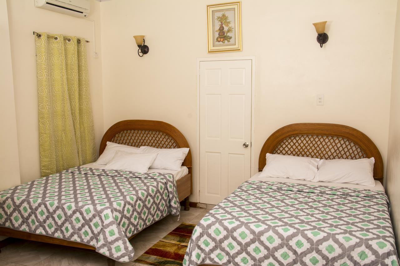 Windjammer International Cuisine & Comfort Inn Джорджтаун Экстерьер фото
