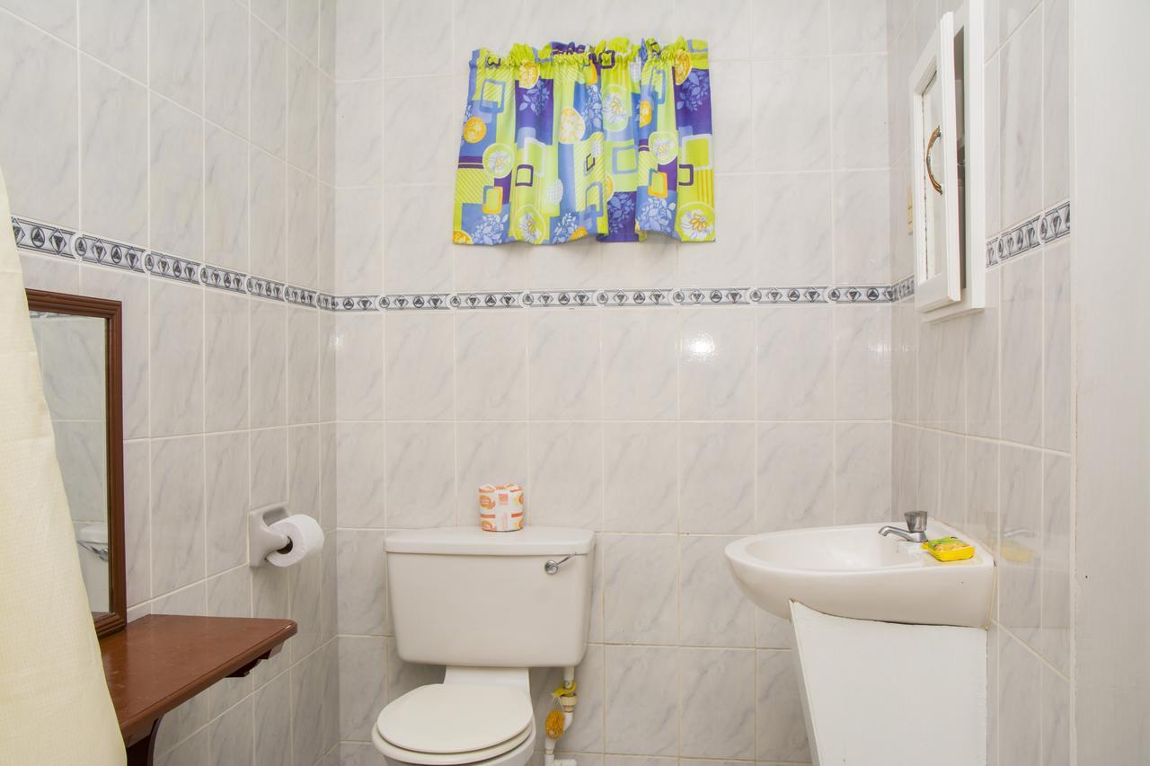 Windjammer International Cuisine & Comfort Inn Джорджтаун Номер фото
